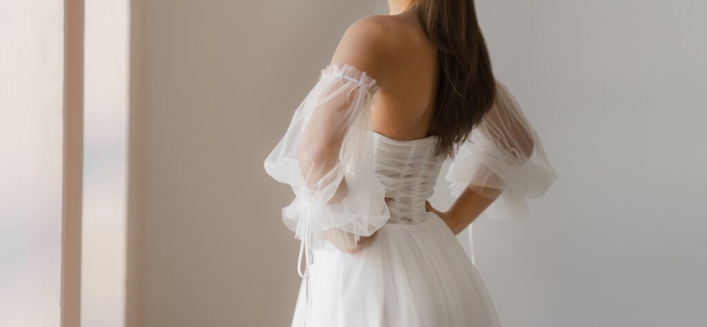 wedding dress with detachable sleeves